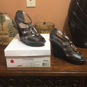 Calvin Klein Lizard Print Wedges Size 7.5